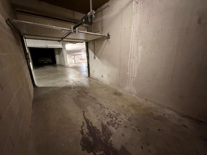 Parking / Garage - 15 m²