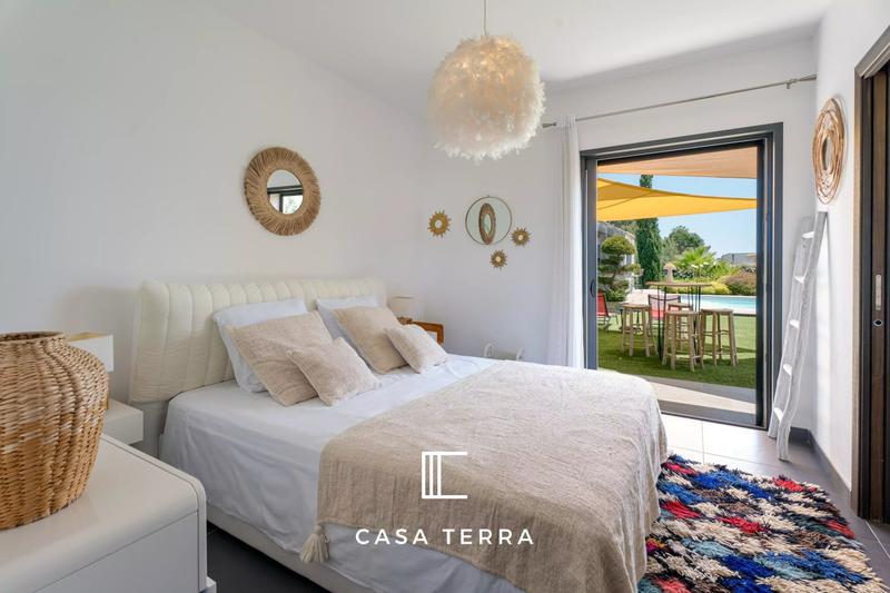 Villa - 250 m² - 9 pièces