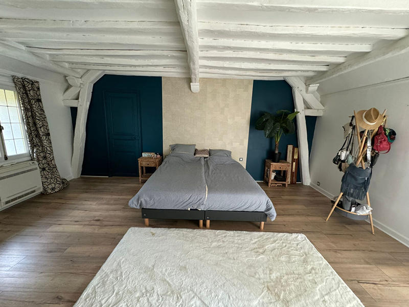 Maison - 280 m² - 9 pièces