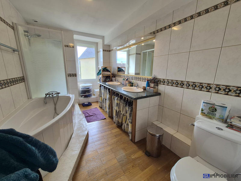 Maison - 168 m² - 7 pièces