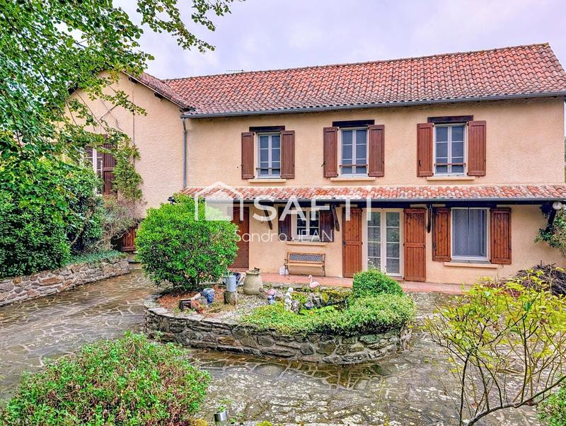 Maison - 369 m² - 9 pièces