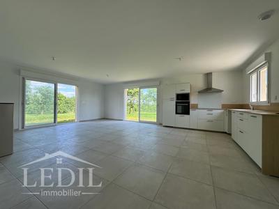 Maison - 93 m² - 4 pièces