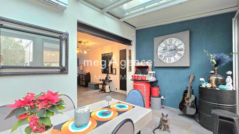 Maison - 232 m² - 9 pièces