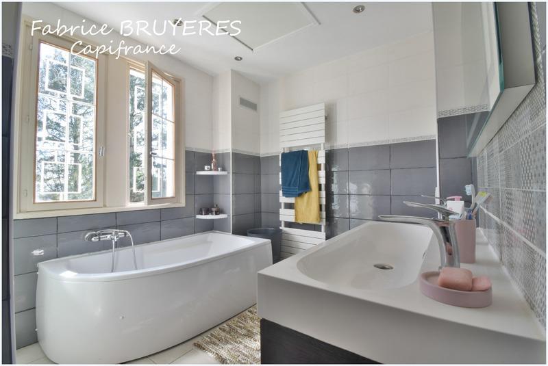 Maison - 142 m² - 6 pièces