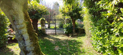 Maison - 450 m² - 15 pièces