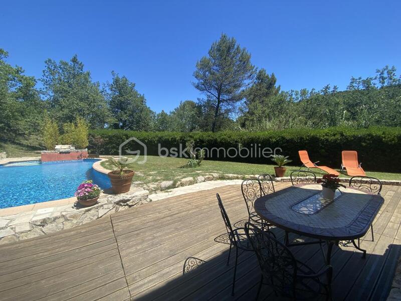 Villa - 212 m² - 5 pièces