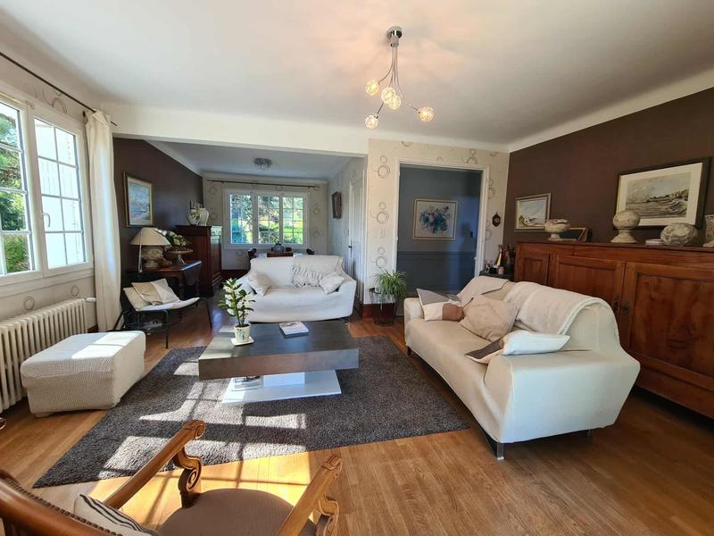 Maison - 170 m² - 8 pièces