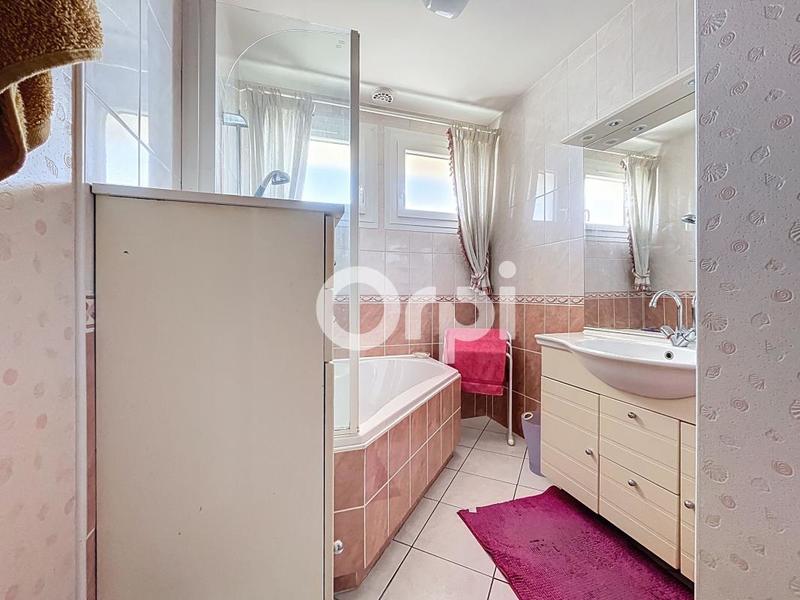 Maison - 104 m² - 6 pièces