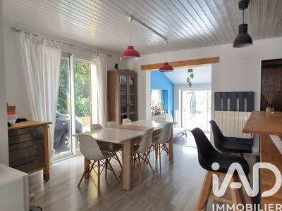 Maison - 213 m² - 8 pièces
