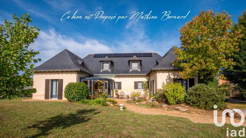 Maison - 214 m² - 9 pièces