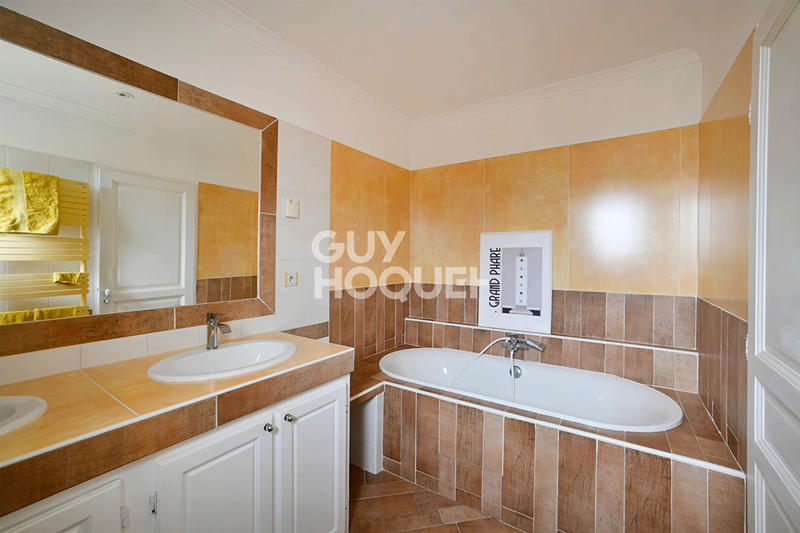 Maison - 147 m² - 6 pièces