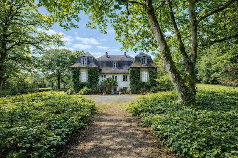 Demeure - 308 m² - 7 pièces