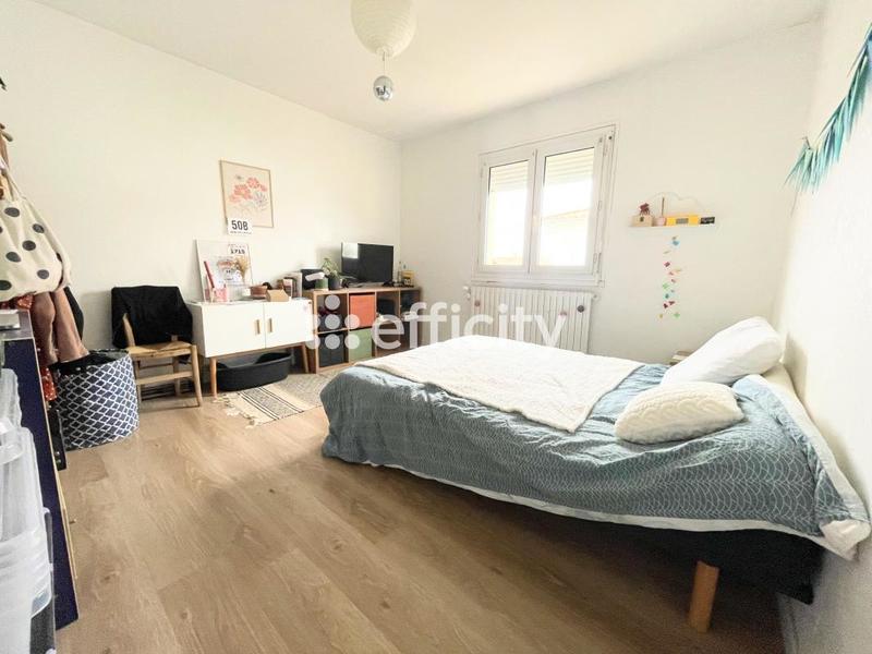 Maison - 210 m² - 10 pièces