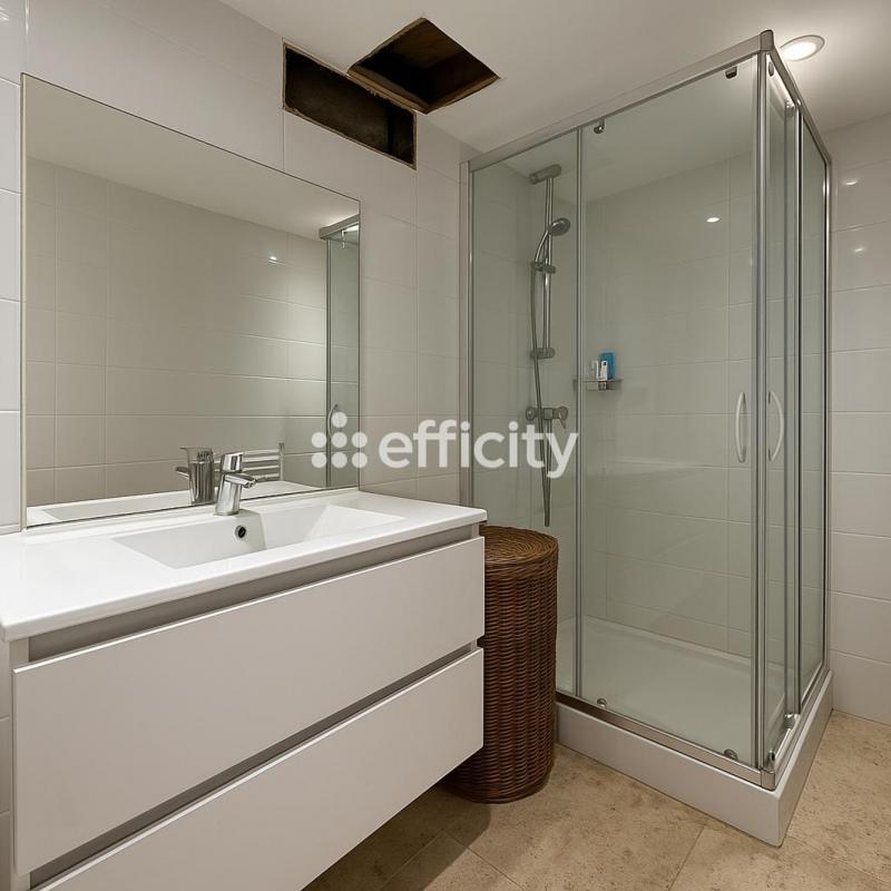 Maison - 230 m² - 7 pièces