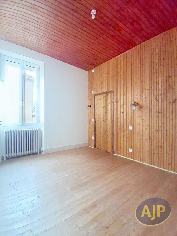 Maison - 182 m² - 7 pièces