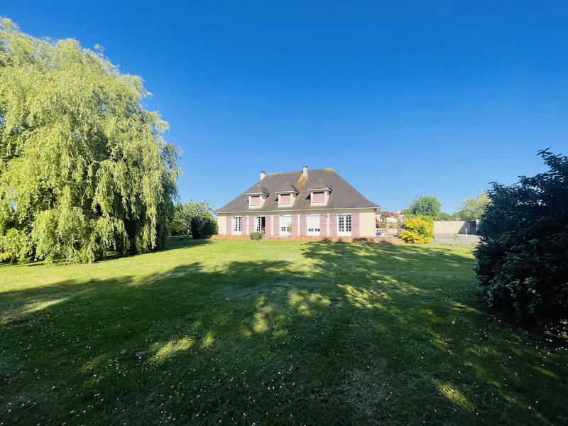 Maison - 208 m² - 8 pièces