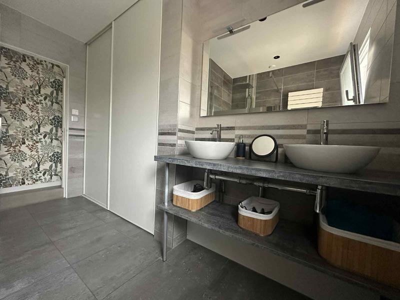 Maison - 137 m² - 5 pièces