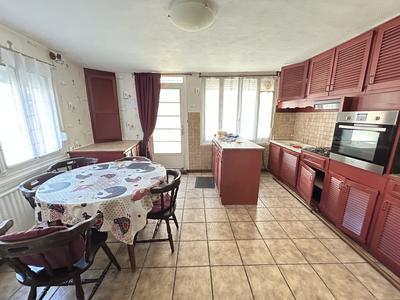 Maison - 79 m² - 6 pièces