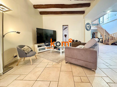 Maison - 180 m² - 5 pièces