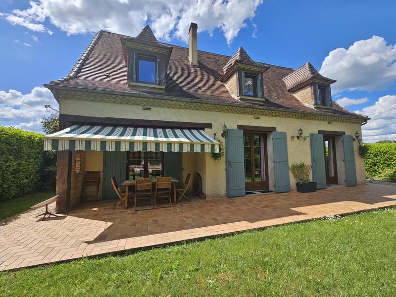Maison traditionnelle - 135 m² - 7 pièces