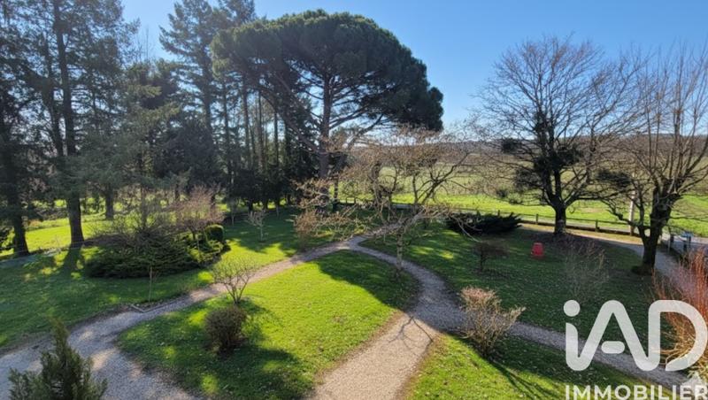 Maison - 226 m² - 8 pièces