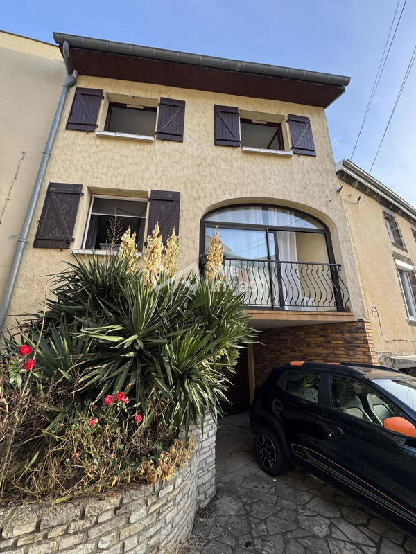 Maison traditionnelle - 85 m² - 3 pièces