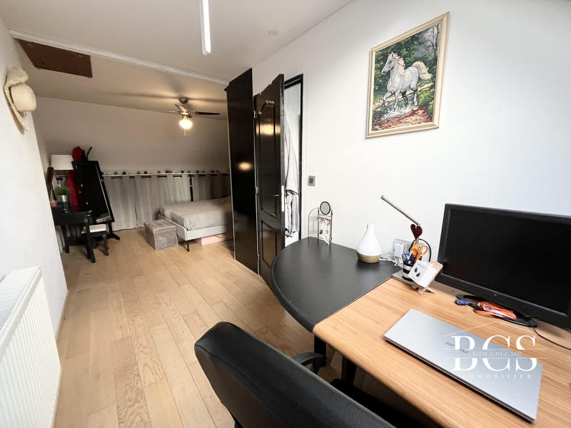 Maison - 174 m² - 9 pièces