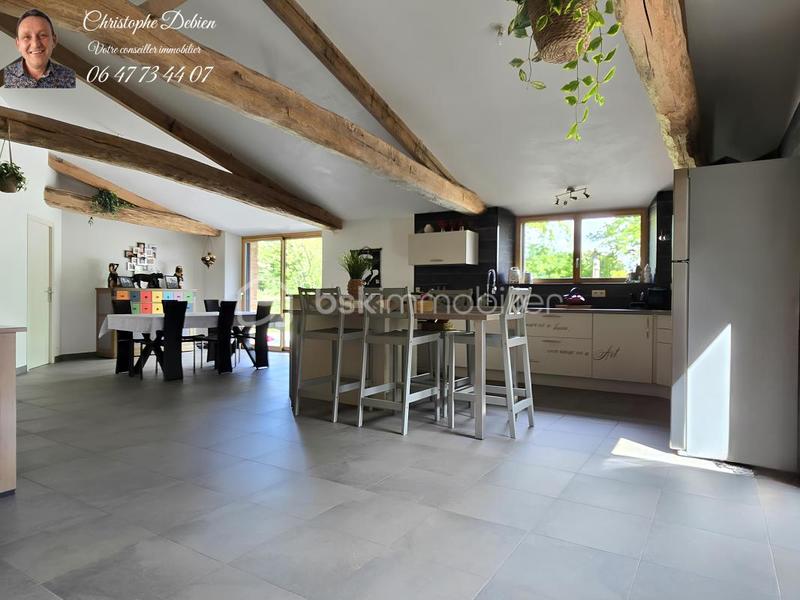 Grange - 231 m² - 10 pièces