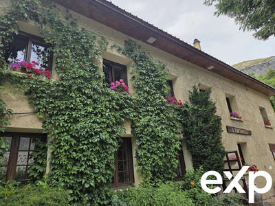 Fonds de commerce - 680 m²