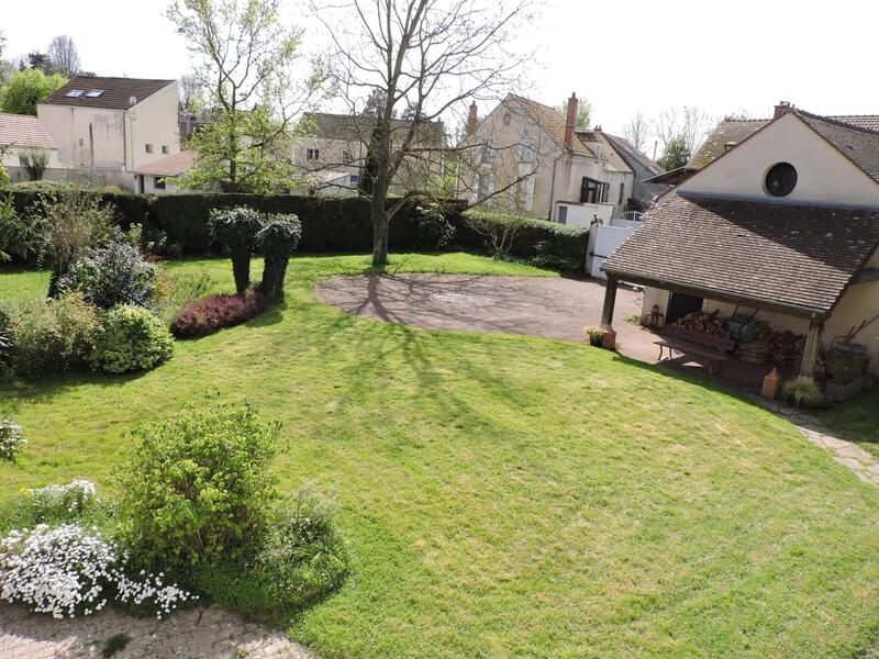 Maison - 303 m² - 7 pièces