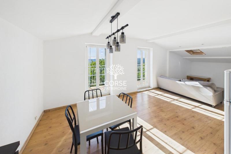 Maison de village - 240 m² - 10 pièces