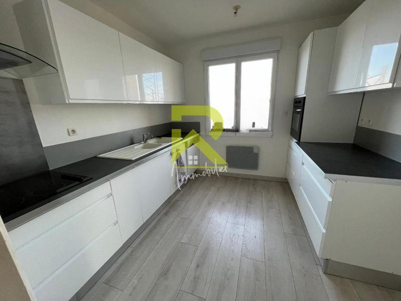 Bureau - 1 m² - 12 pièces