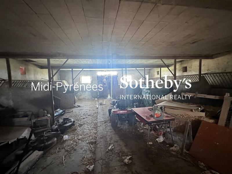 Propriété - 350 m² - 10 pièces