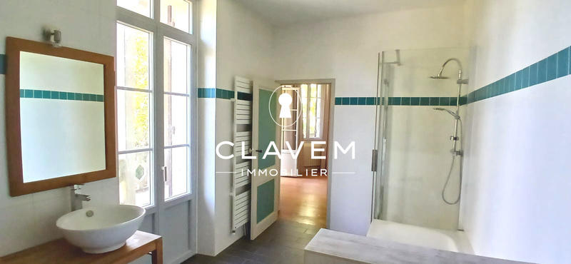 Maison - 350 m² - 15 pièces