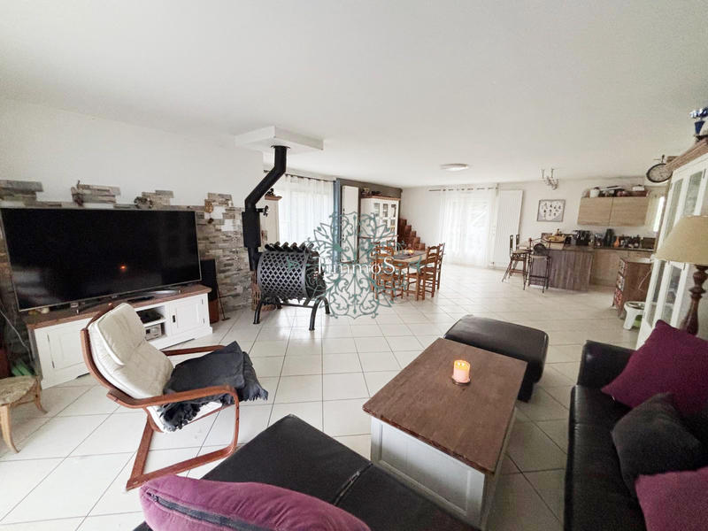 Maison - 180 m² - 7 pièces