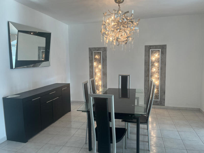 Maison - 182 m² - 7 pièces