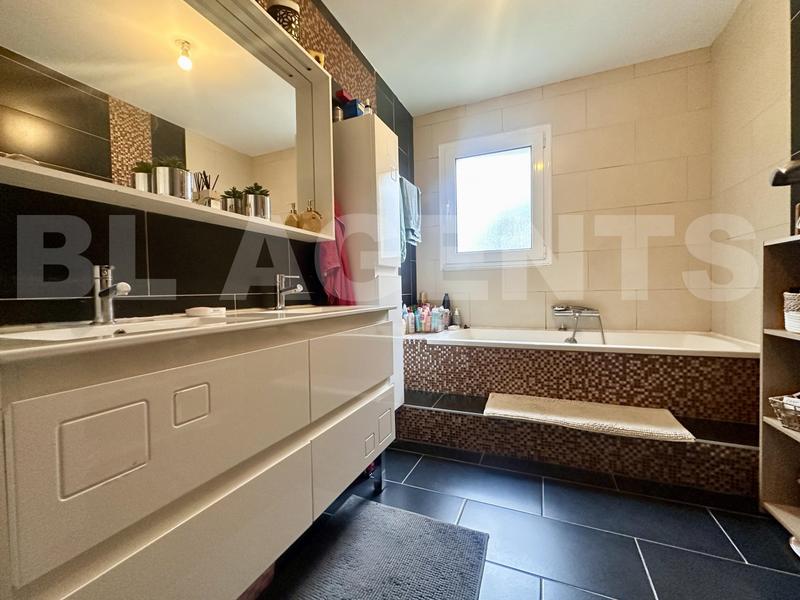 Maison - 173 m² - 8 pièces