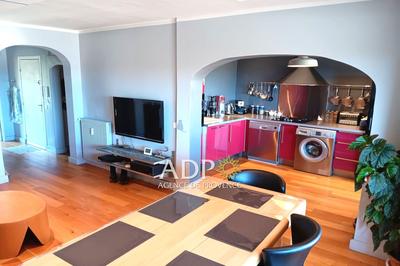 Appartement - 77 m² - 4 pièces