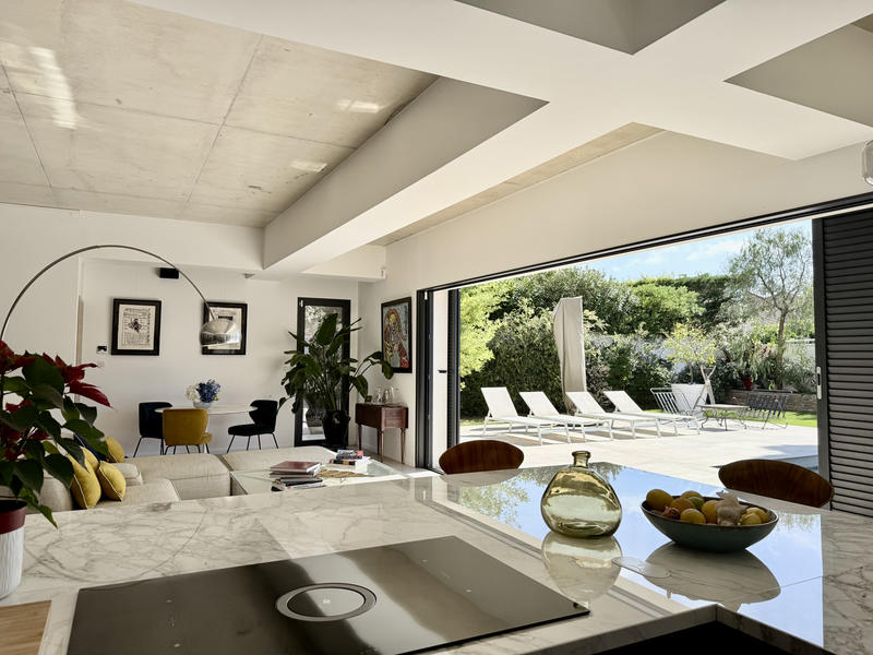 Maison - 218 m² - 5 pièces