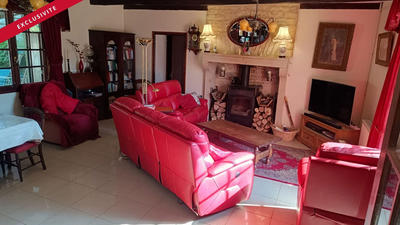 Maison - 207 m² - 8 pièces