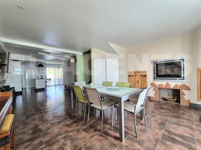 Maison - 137 m² - 5 pièces