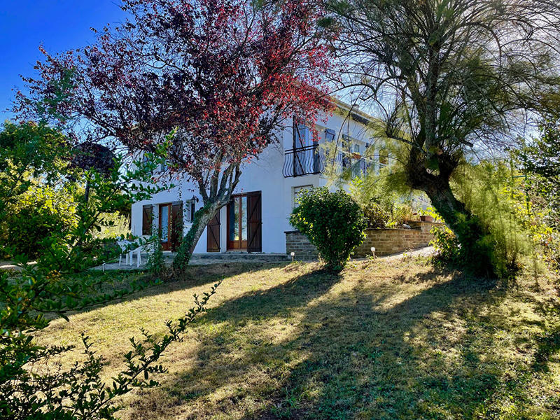 Maison - 143 m² - 7 pièces