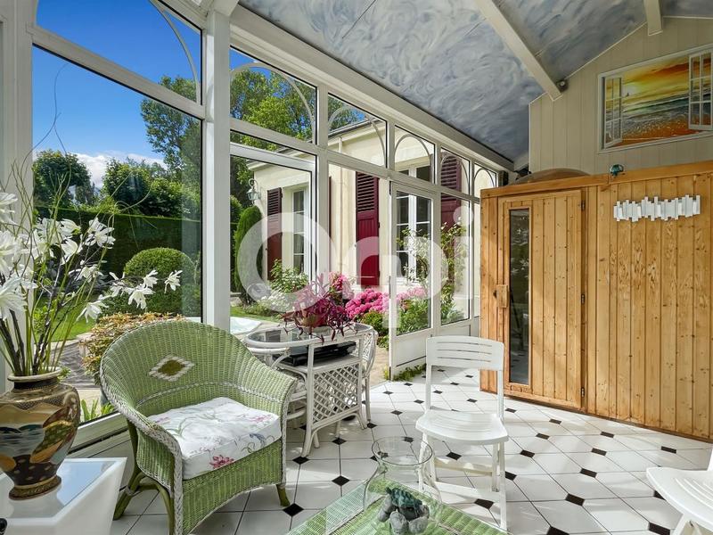 Maison - 203 m² - 7 pièces