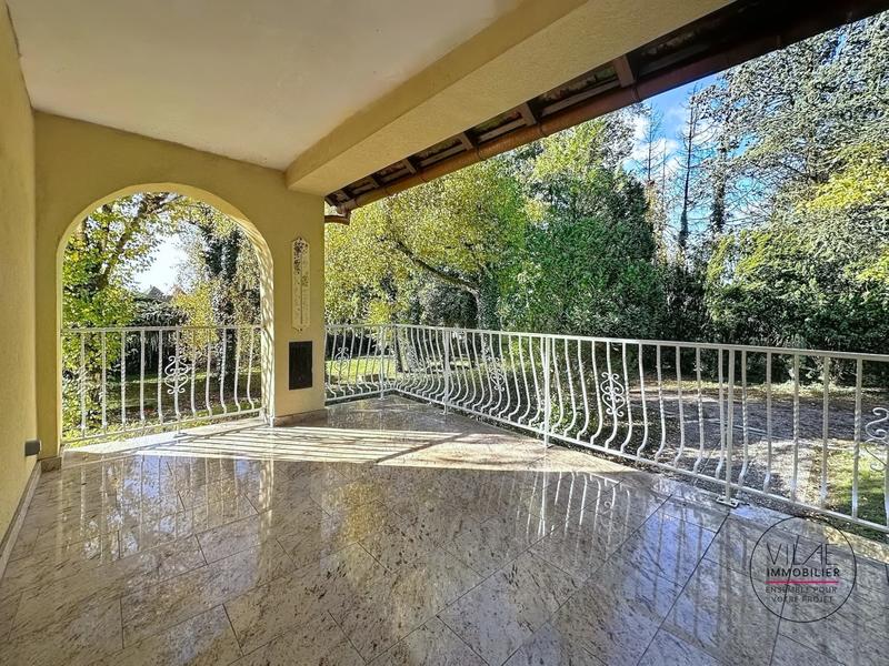 Maison - 285 m² - 8 pièces