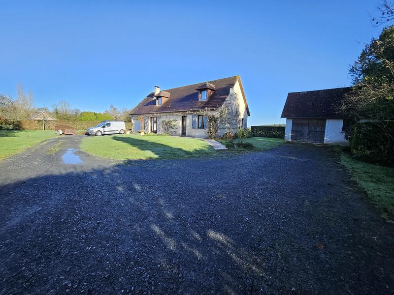 Maison - 104 m² - 6 pièces