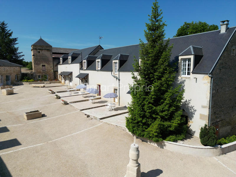 Propriété - 882 m² - 49 pièces