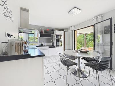 Maison - 172 m² - 10 pièces