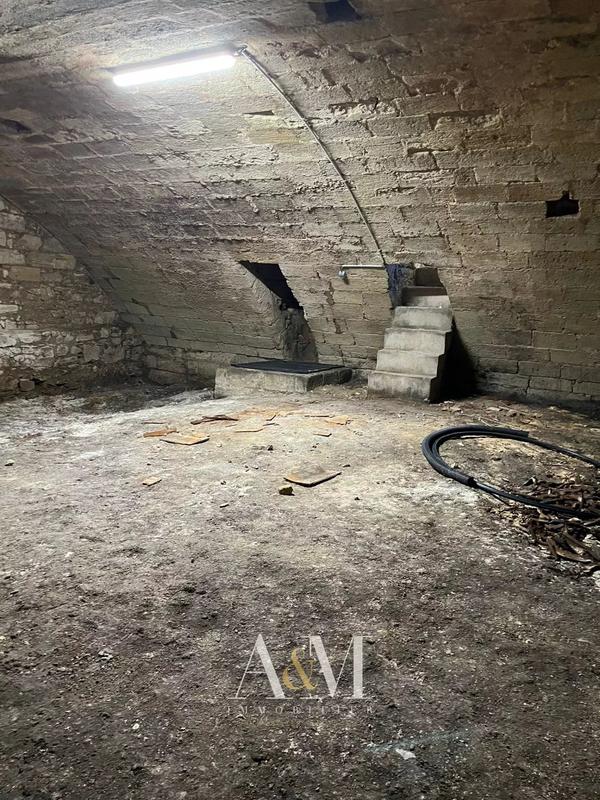 Local commercial - 144 m² - 2 pièces