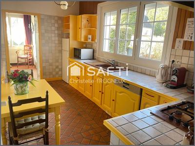 Maison - 200 m² - 7 pièces