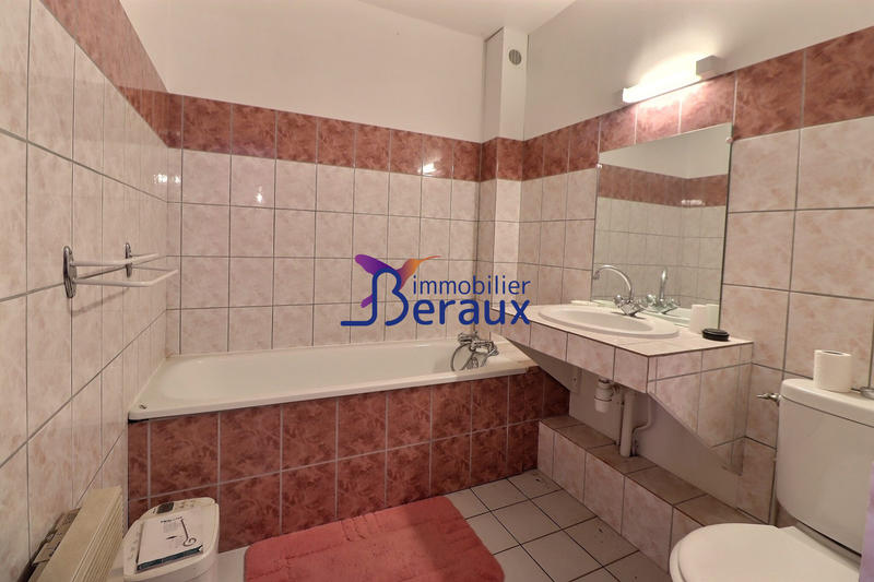 Maison - 302 m² - 10 pièces